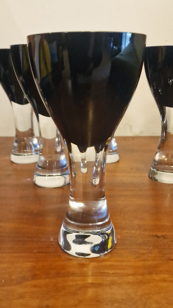 8x Elina Wine Glasses are beautifully designed with solid stems and an elegant distinctive shape. Carefully handcrafted, handblown glass is a pleasure to hold.