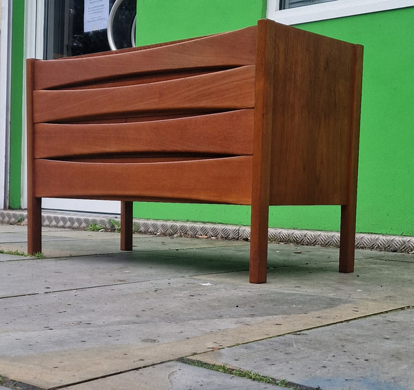 1960s Scandinvian chest of draws