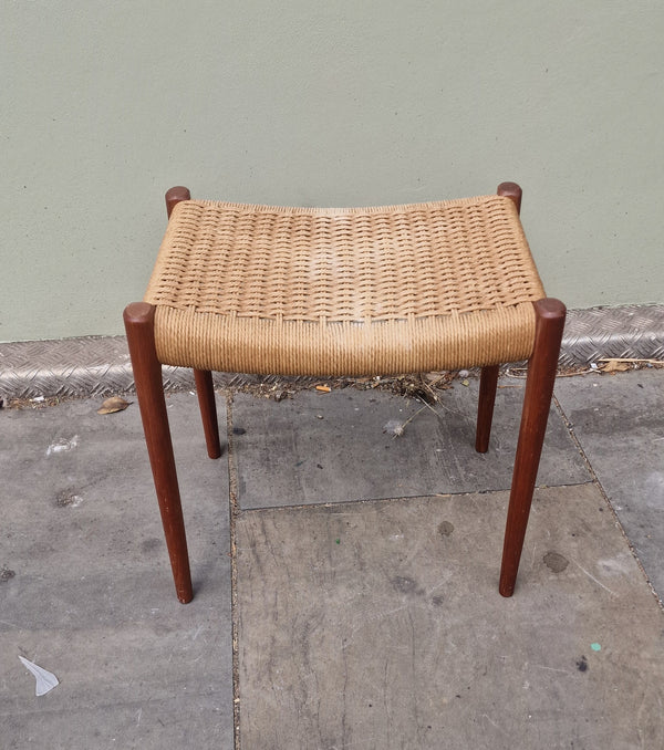 Niels Otto Møller Model 80A stool