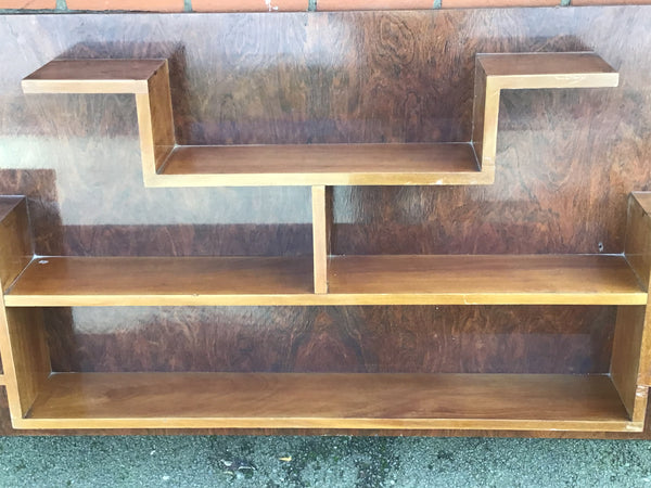 Deco wall shelving