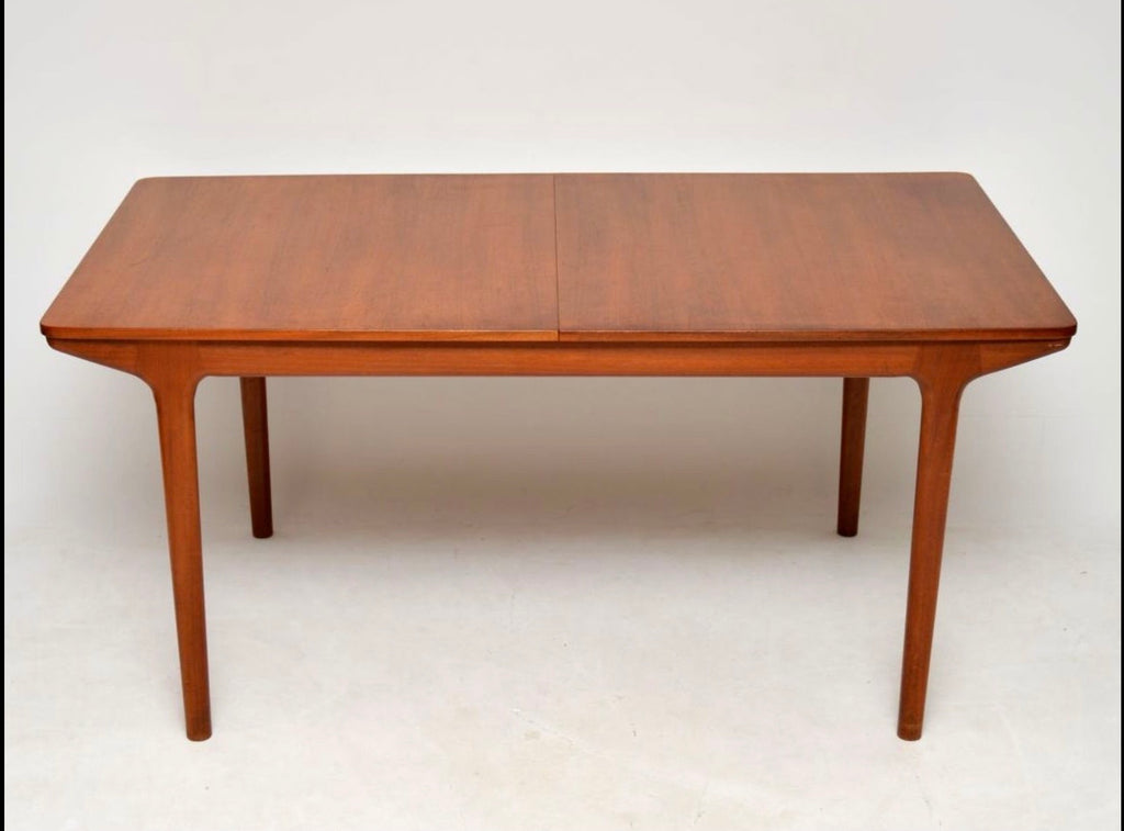 Mid-Century Teak Extendable Dining Table from McIntosh, 1960s