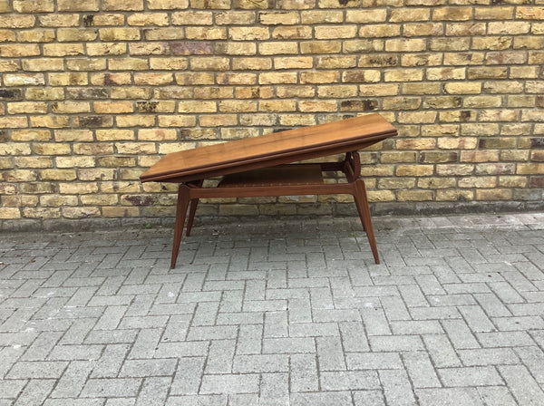 Kia Kristiansen Metamorphic table/elevator table